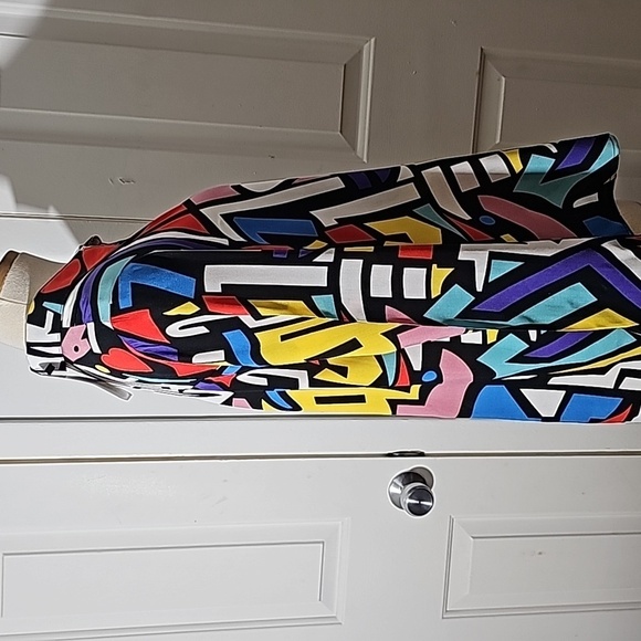 Big Dart Artsy, pop art, modern button-up shirt. Size 10, NWT great gift. - Picture 4 of 6